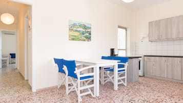 Departamento, 2 habitaciones, vista al mar | 2 habitaciones, tabla de planchar con plancha y cunas gratuitas