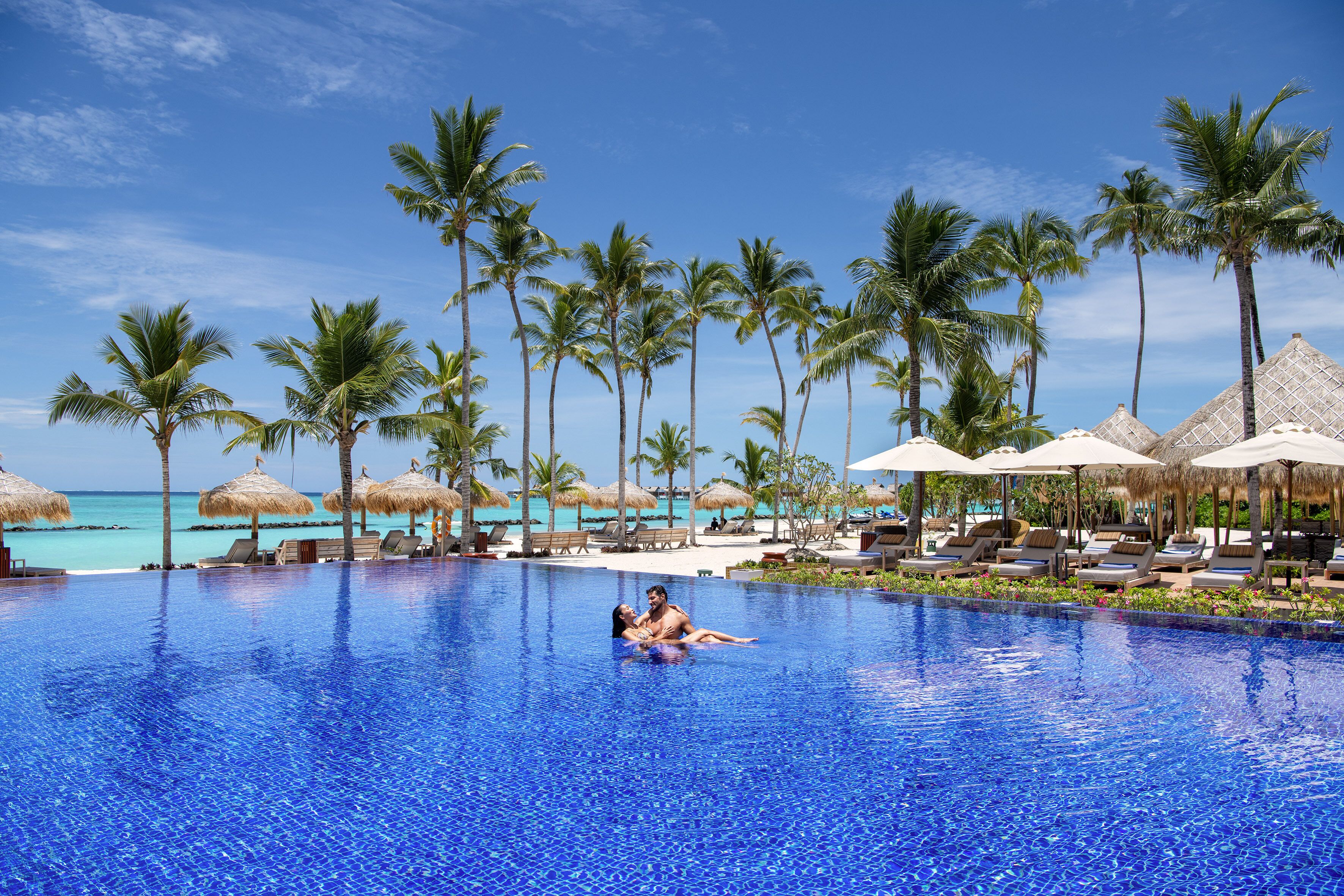 2 outdoor pools, free cabanas, pool umbrellas