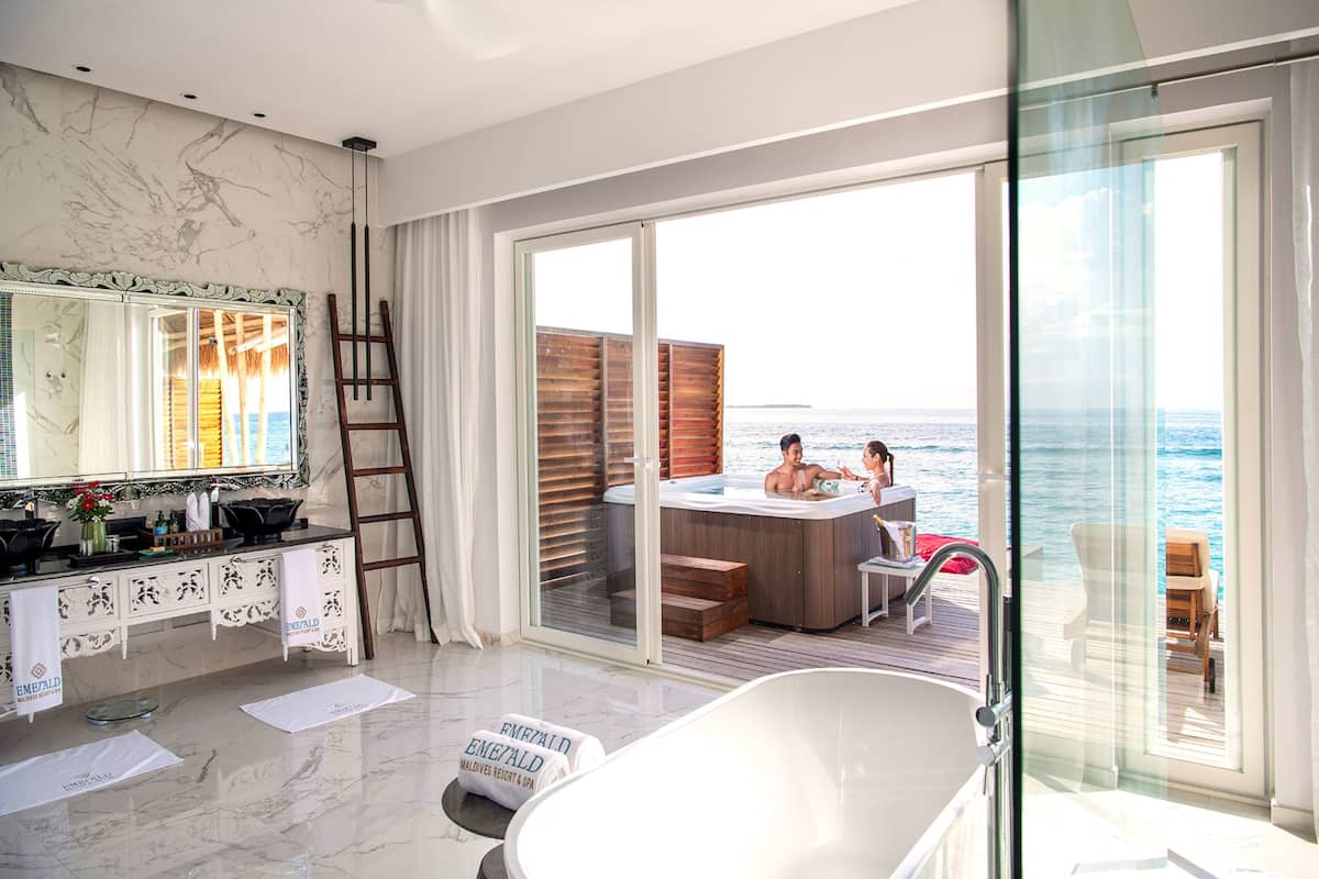 1 bedroom, premium bedding, memory foam beds, free minibar