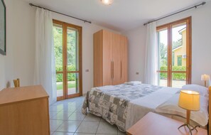 3 bedrooms, bed sheets