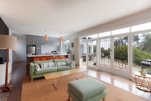 House, 4 Bedrooms | Living area - Sunseeker House (Blairgowrie)