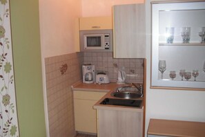 Fridge, microwave - Vacation apartment LENNART - Holiday apartments (Koserow)