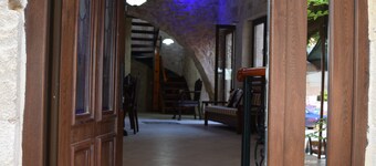 Venetian Cistern Villa