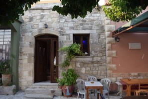 Front of property - Venetian Cistern Villa (Apokoronas)