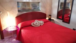 Deluxe-Suite, 1 Schlafzimmer, eigenes Bad, Gartenblick | 1 Schlafzimmer, Minibar, Schreibtisch, Zustellbetten