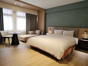 New Deluxe Double Room | 1 bedroom, desk, blackout drapes, soundproofing - East Coast Hotel (Hualien City)