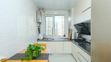 Căn hộ, 3 phòng ngủ, quang cảnh biển | Bếp nhỏ riêng | Tủ lạnh, lò vi sóng, bếp nấu, ấm điện