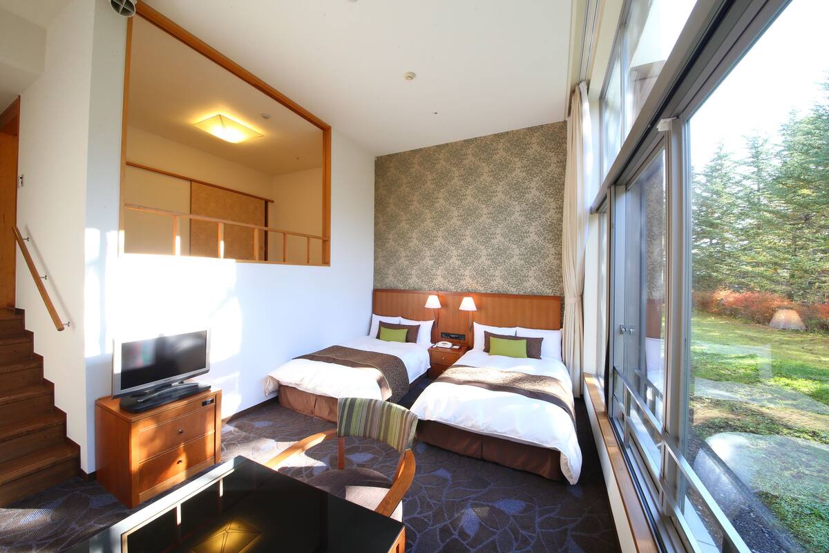 Traditional Room (Japanese Style, NENH8) | Gebar bulu kapas, peti besi dalam bilik, meja 