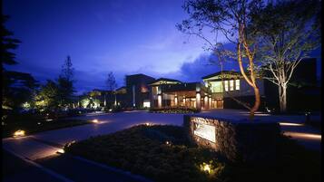Front of property – evening/night