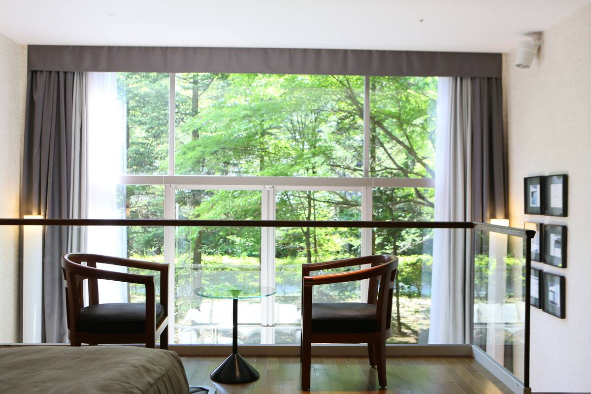 Twin Room, Non Smoking (Anniversary, ND2NH8) | Gebar bulu kapas, peti besi dalam bilik, meja 