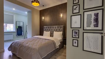 Grand Apartment, 1 Queen Bed with Sofa bed, Courtyard View, Ground Floor | Premium bedding, individually decorated, individually furnished, desk