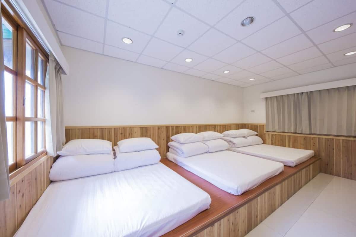 Traditional Room, Shared Bathroom