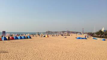 Una spiaggia nelle vicinanze