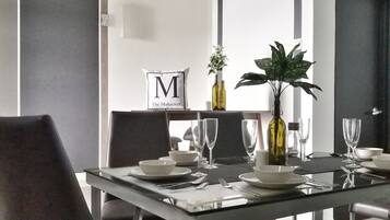 Exclusive Duplex, 3 Bedrooms | In-room dining