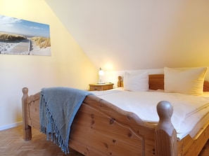 2 Schlafzimmer, Reisekinderbett, WLAN, Bettwäsche