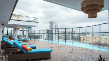 Outdoor pool, sun loungers