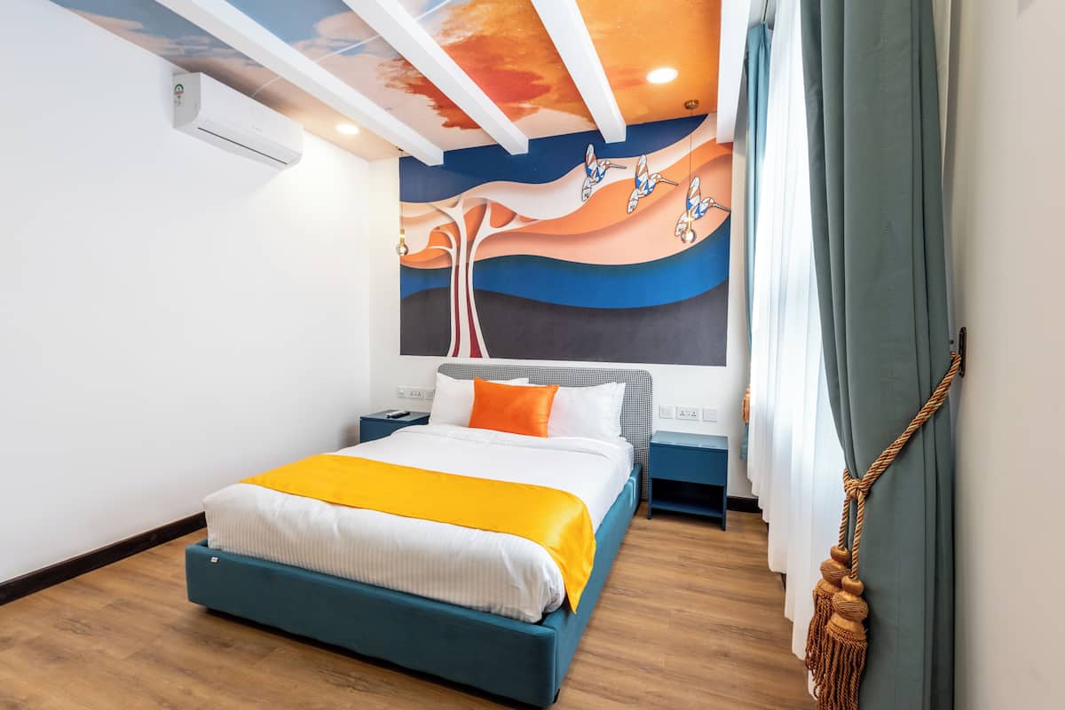 2 bedrooms, premium bedding, in-room safe, individually furnished