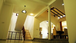 Makan di kamar
