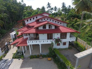 Front of property - The Percha Villa and Banquet (Kekanadura)