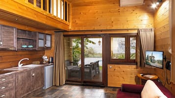 The Woodland Cottage - 2 Bedroom Villa with Sea View, Sauna & Shared Pool | Living room