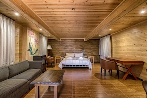 Studio Terra Garden View - Accessible | 2 bedrooms, premium bedding, minibar, individually decorated - Anthidon Nature Estate & Farm (Chalcis)