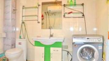 Apartment, 3Â Schlafzimmer | Badezimmer | Dusche, kostenlose Toilettenartikel, Haartrockner, Hausschuhe