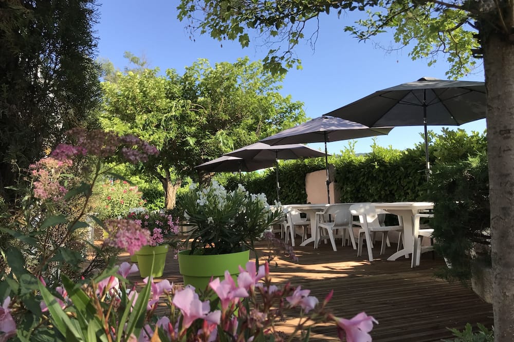 Hôtel Restaurant Les Chènes