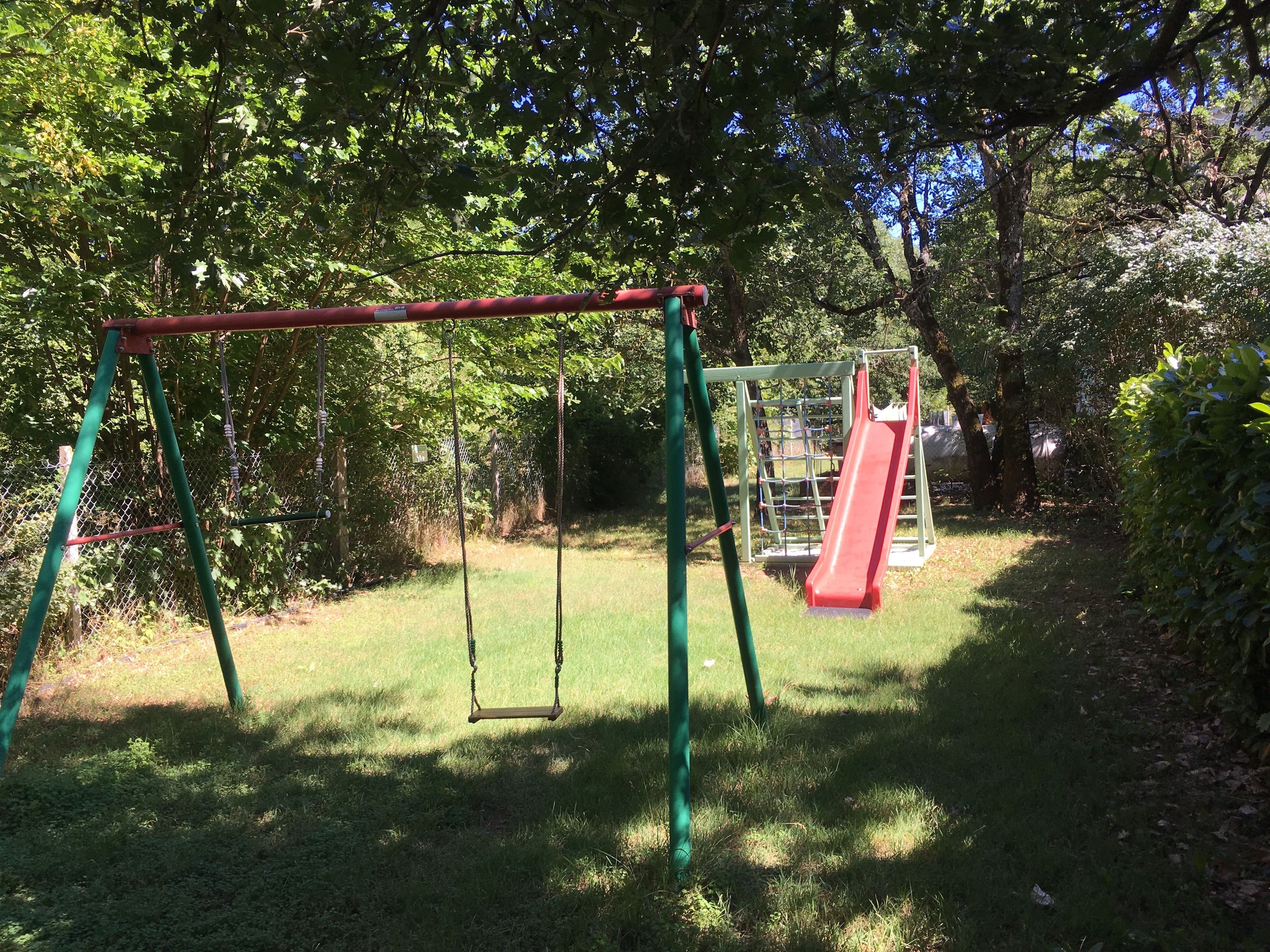 Área de juegos infantiles al aire libre