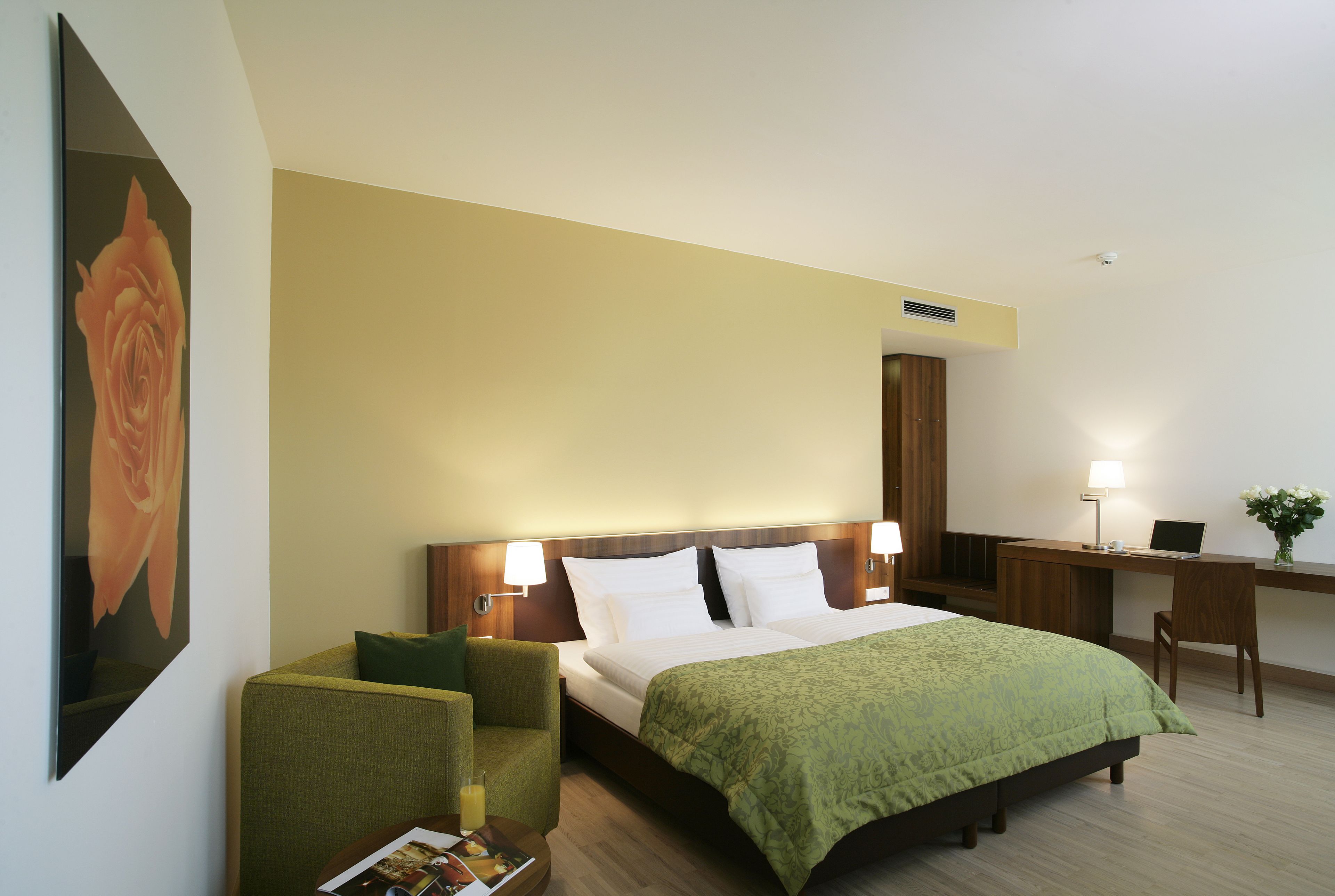 premium bedding, minibar, in-room safe, desk