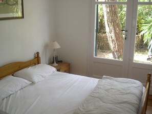 3 bedrooms, iron/ironing board, free WiFi, bed sheets - Gorgeous Pilataise in its beautiful exotic garden (La Teste-De-Buch)
