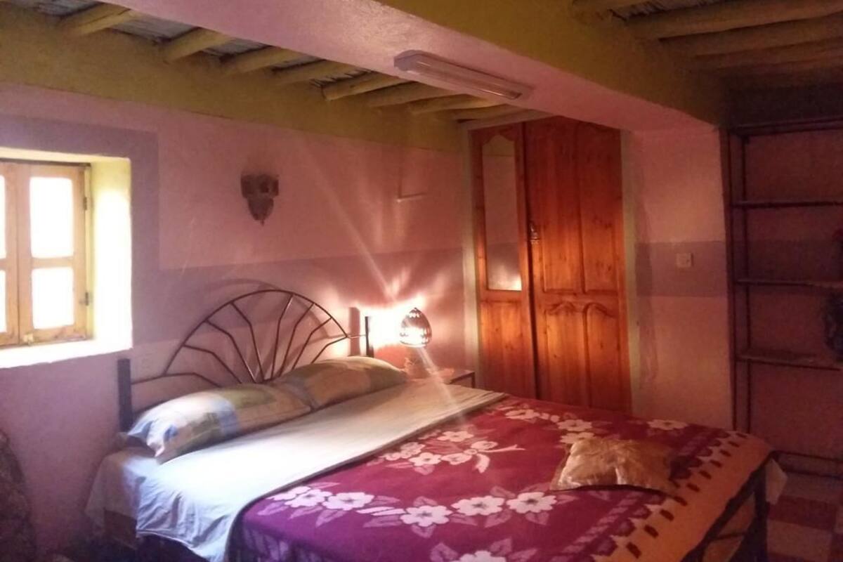 Habitación cuádruple | Escritorio, cunas gratuitas, camas extra y wifi