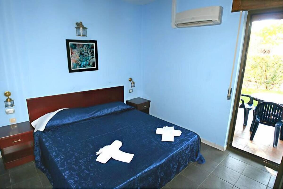 In-room safe, free WiFi