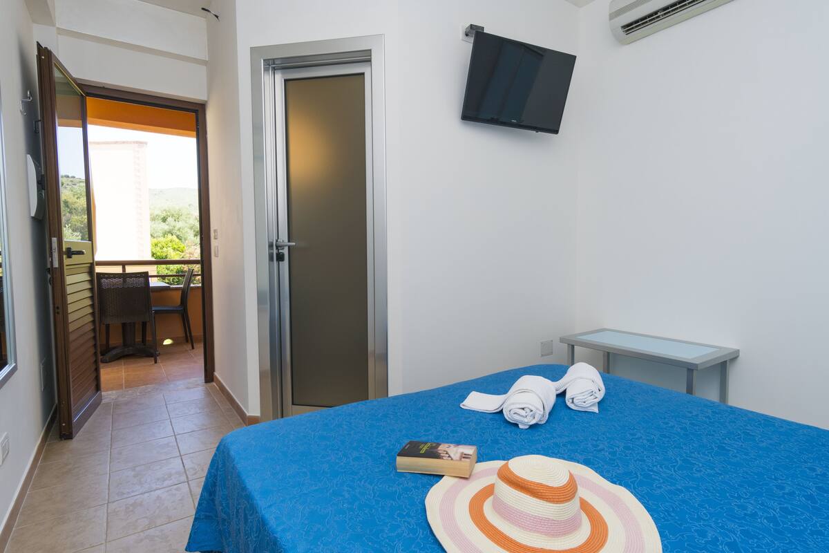 In-room safe, free WiFi