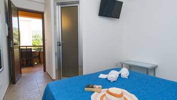 In-room safe, free WiFi