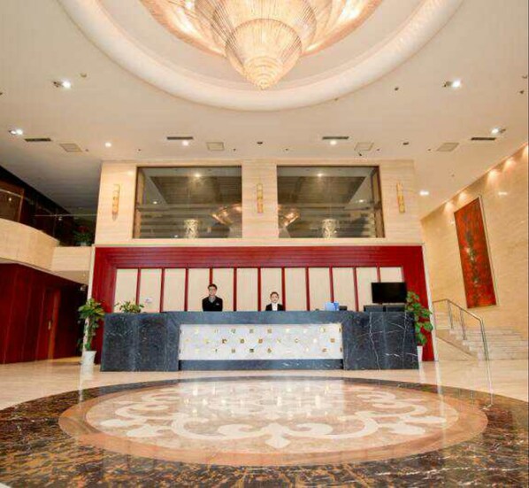 ฝ่ายต้อนรับ