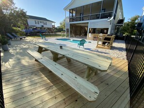 屋外ダイニングエリア