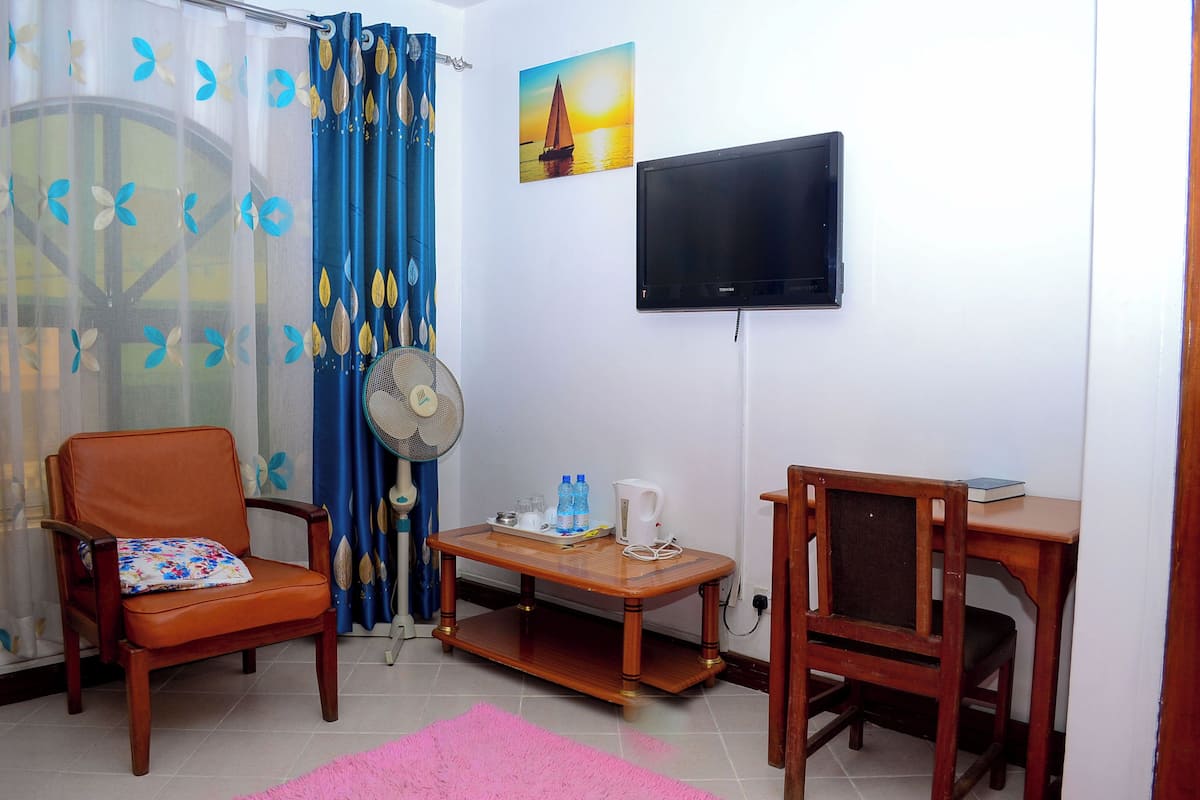 Deluxe Double Room | 1 bedroom, in-room safe, desk, free WiFi