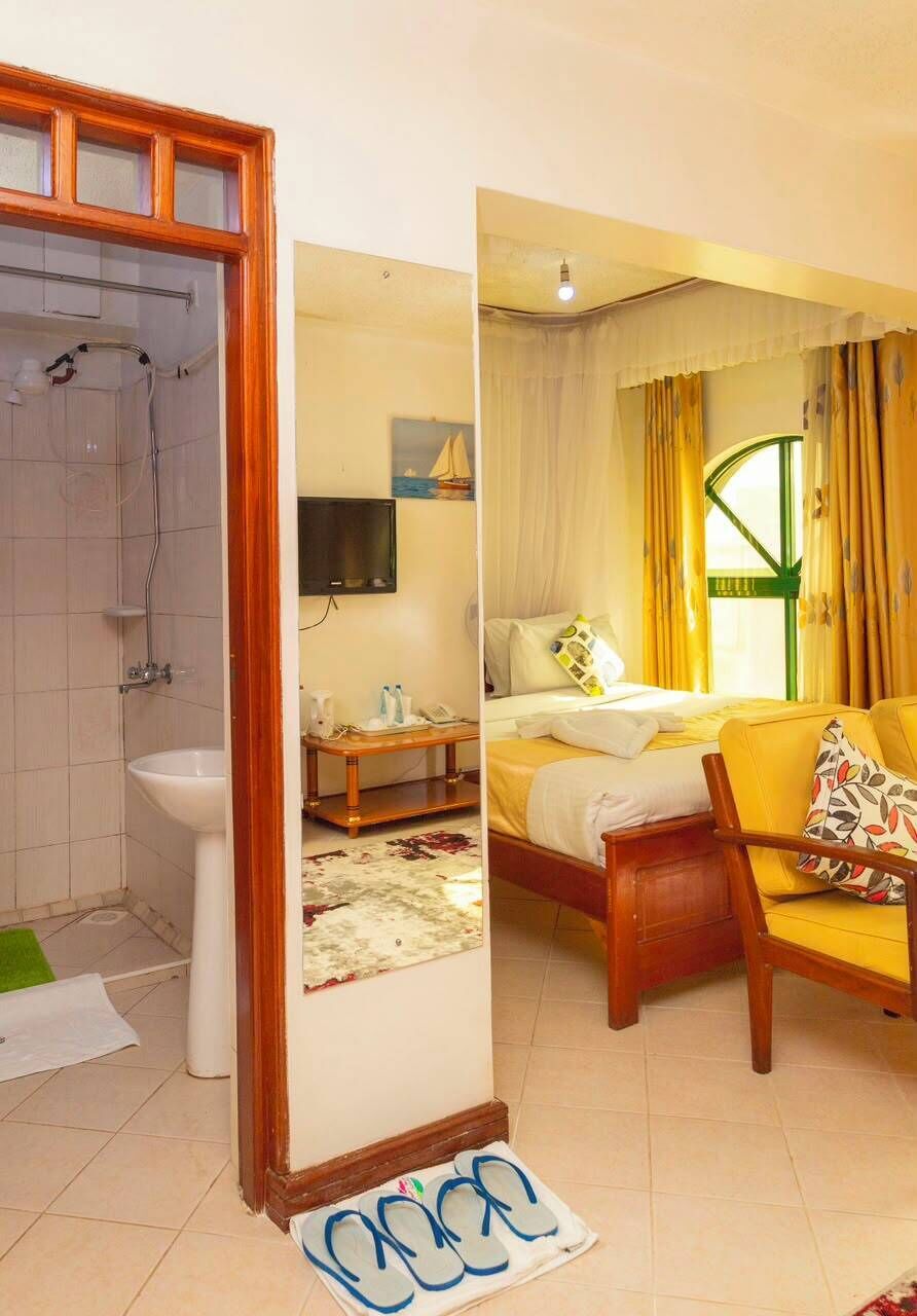 Deluxe Double Room | 1 bedroom, in-room safe, desk, WiFi (free)