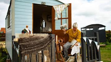 Cabaña Confort, 1 cama doble, vistas al jardín, junto a la playa | Ropa de cama hipoalergénica y decoración individual