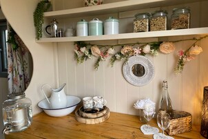 Comfort Cabin, 1 Double Bed, Garden View, Beachside