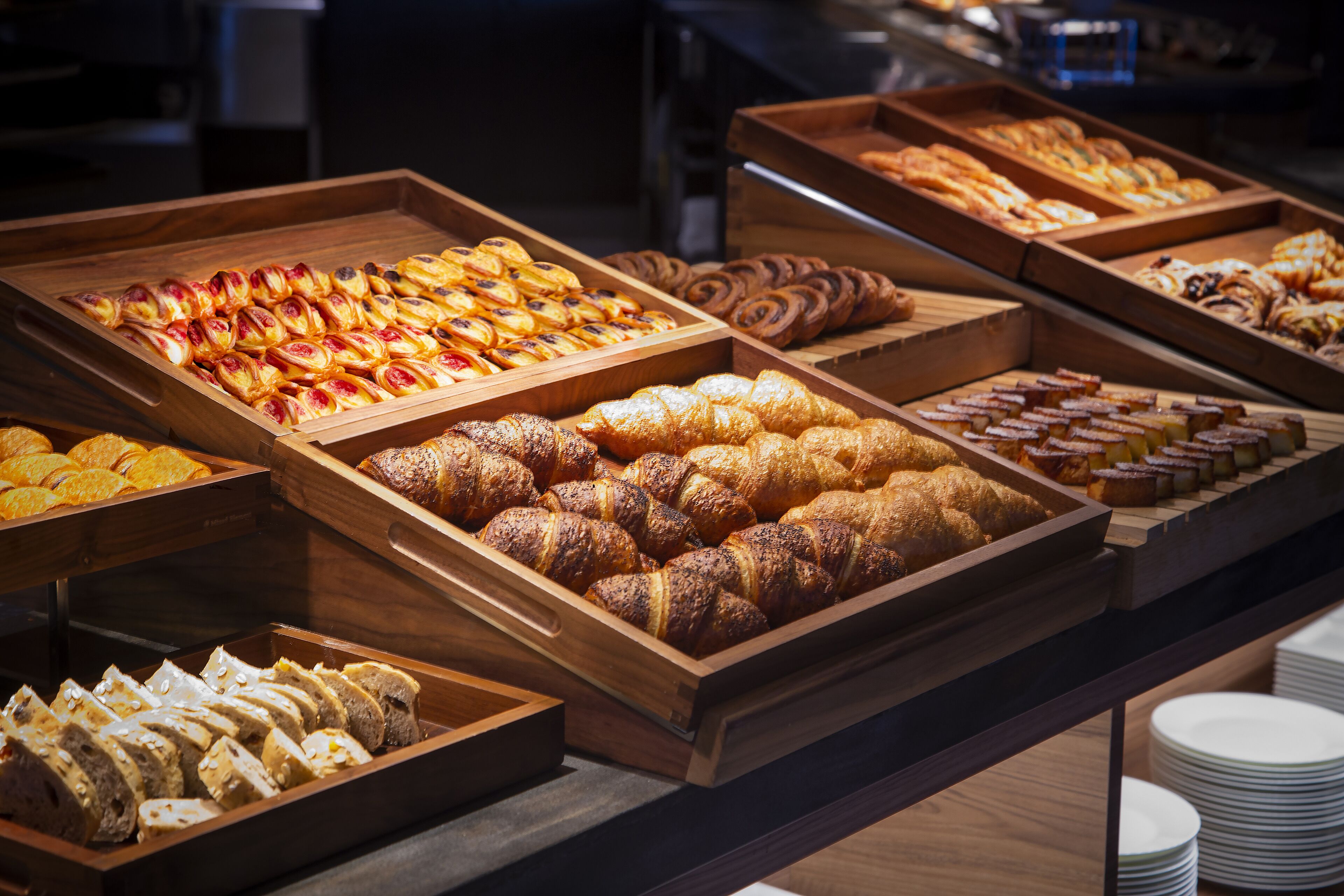 朝食 (ビュッフェ)、毎日提供 (1 名様 3800 JPY)