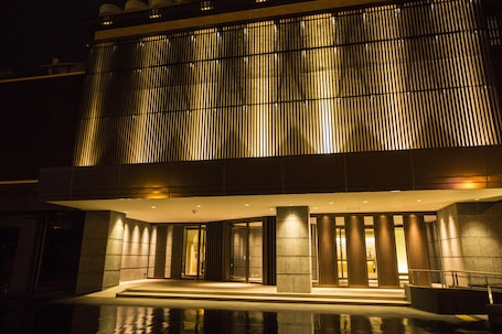 Front of property - evening/night