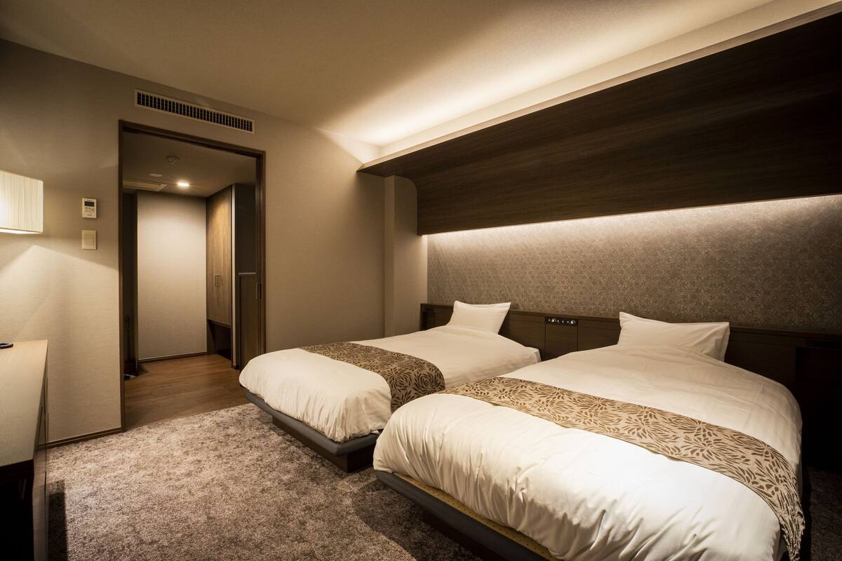 Habitación estándar con 2 camas individuales, no fumadores | Caja fuerte, wifi gratis, ropa de cama