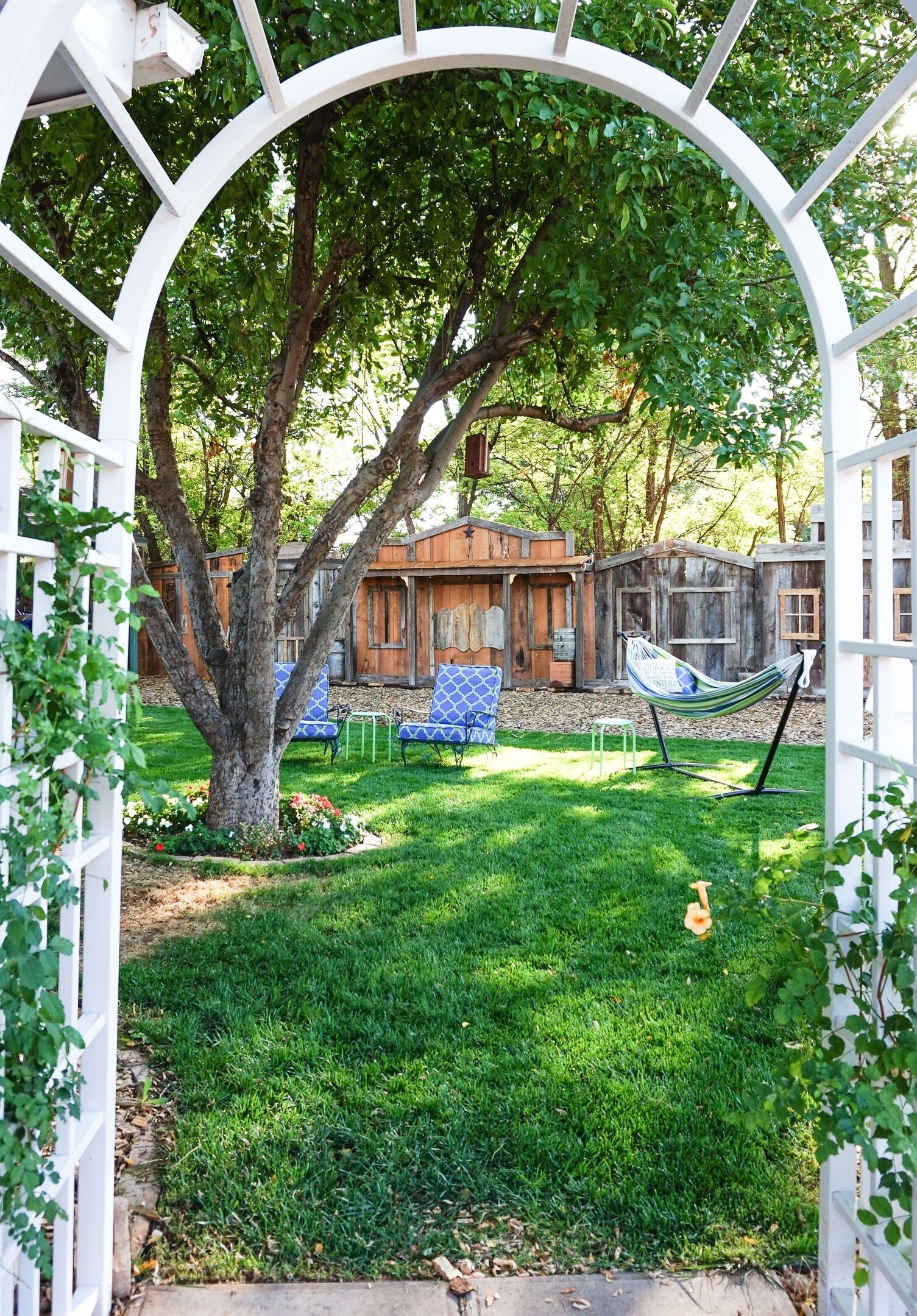 المنطقة المحيطة بالمنشأة