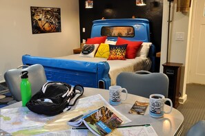 StrykjÀrn/strykbrÀda, wi-fi och sÀngklÀder