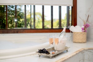 Suite Premium | Bagno | Asciugacapelli, asciugamani, sapone, shampoo