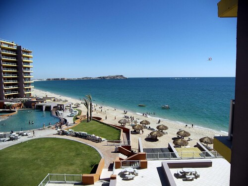 Beautiful Contemporary Style Las Palomas Hotel Condo - Oceanfront