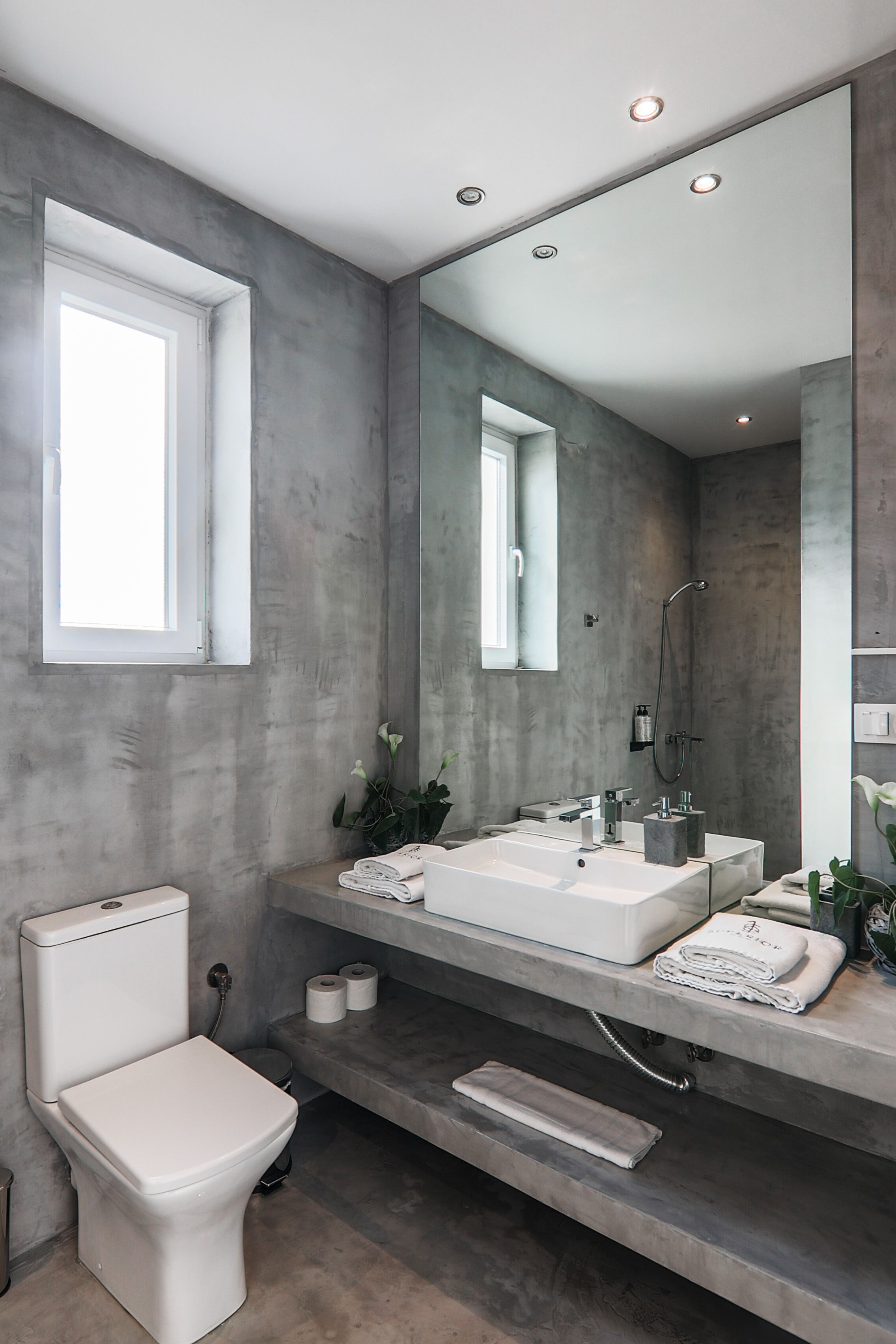 Superior Apartment, Sea View | Bathroom | Shower, designer toiletries, hair dryer, bathrobes