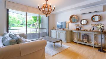 Condo | Living room | Flat-screen TV