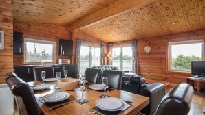 Chaumière | Repas dans la chambre
